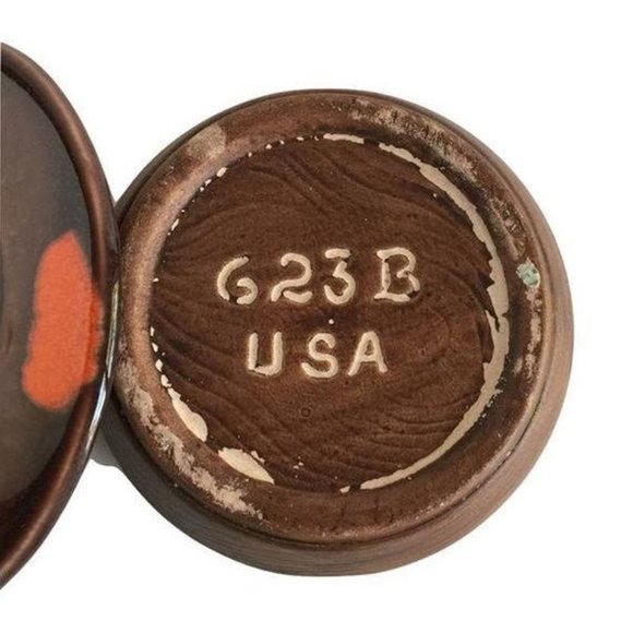 Mid Century Modern Lidded Pottery Dish with Gold - Picture 6 of 7